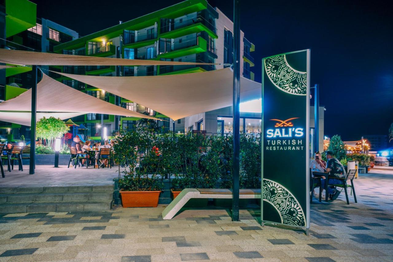 Sunfest Aparthotel Pool & Spa Mamaia Nord Năvodari المظهر الخارجي الصورة
