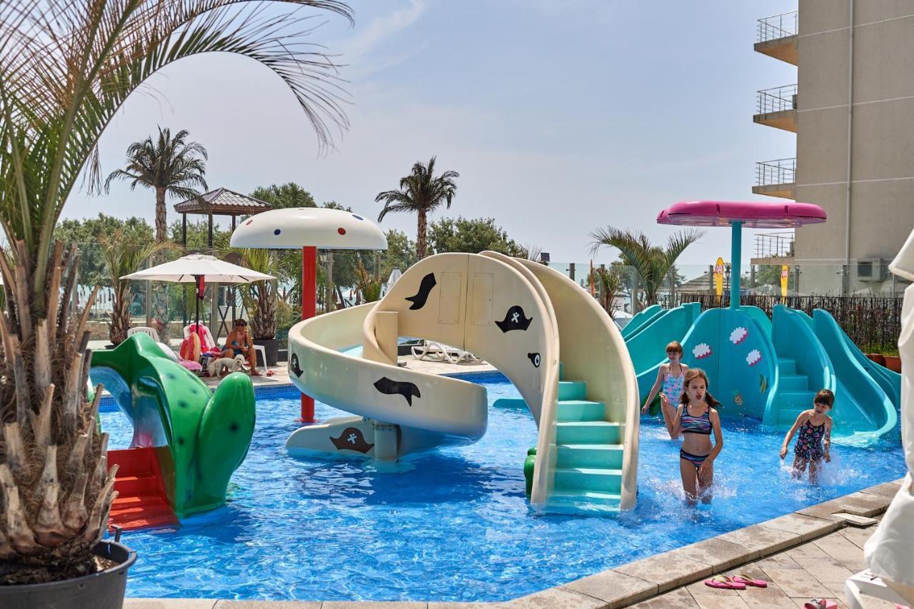 Sunfest Aparthotel Pool & Spa Mamaia Nord Năvodari المظهر الخارجي الصورة